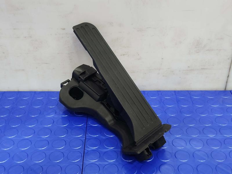 2011-2018 Volkswagen Jetta Accelerator Pedal Assembly Genuine OEM 1K1723503AR