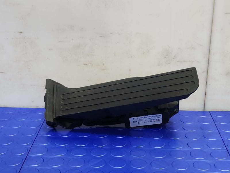 2011-2018 Volkswagen Jetta Accelerator Pedal Assembly Genuine OEM 1K1723503AR