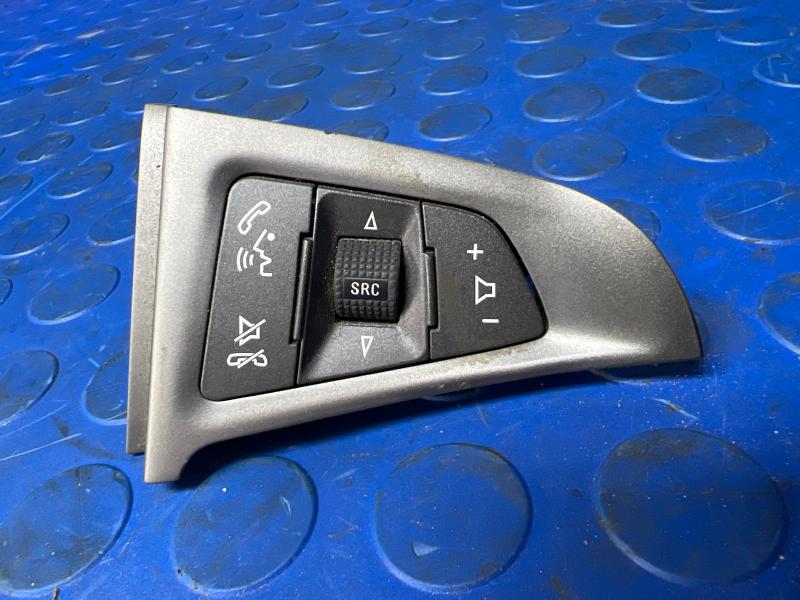 2010-2013 Buick Lacrosse Steering Wheel Radio & Phone Switch OEM 20907567