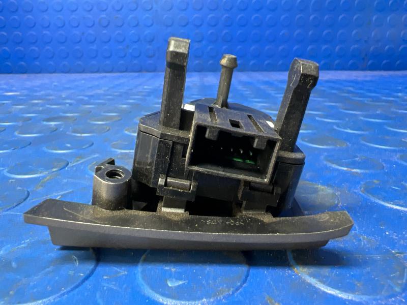 2010-2013 Buick Lacrosse Steering Wheel Radio & Phone Switch OEM 20907567
