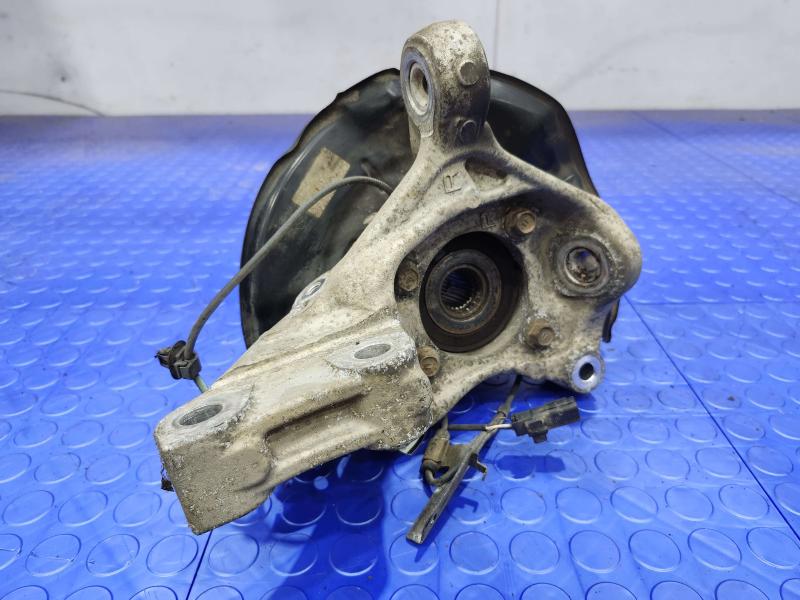 2010 Toyota Prius Spindle Knuckle Front