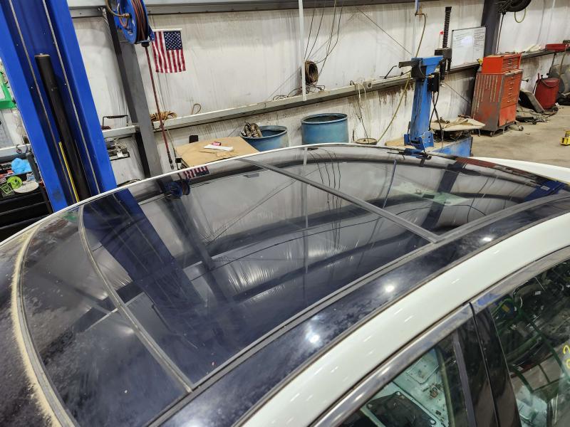 2014 Nissan Maxima Roof Glass (Glass Only)