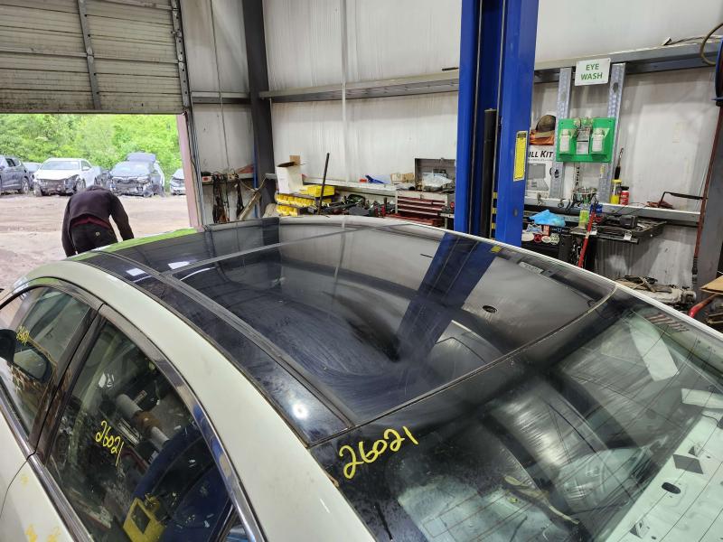 2014 Nissan Maxima Roof Glass (Glass Only)