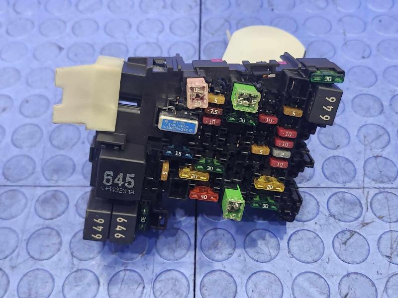 2015 Volkswagen Golf Cabin Fuse Box