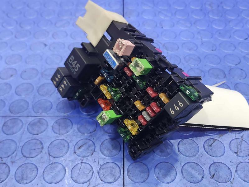 2015 Volkswagen Golf Cabin Fuse Box