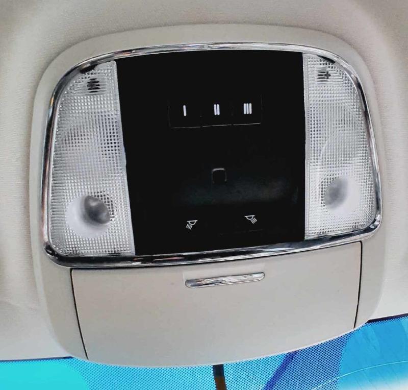 2011 Jeep Grand Cherokee Front Console
