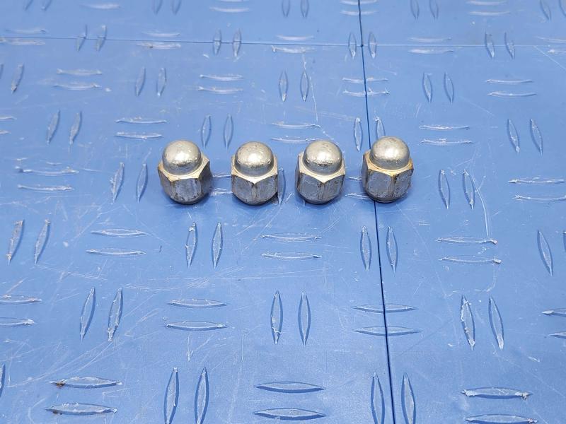 2013 Toyota Yaris Lug Nuts
