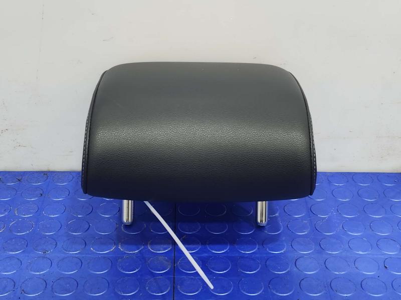 2020 Volkswagen Passat Headrest