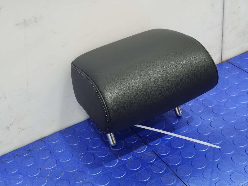 2020 Volkswagen Passat Headrest