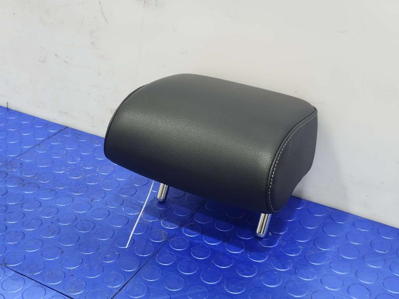 2020 Volkswagen Passat Headrest