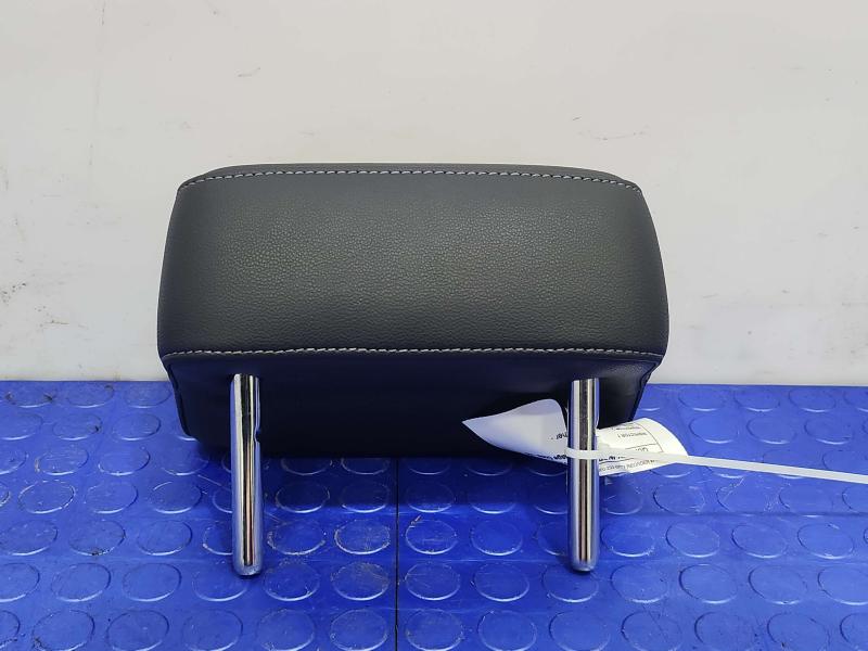 2020 Volkswagen Passat Headrest
