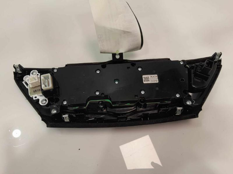 2015 Nissan Pathfinder Heater A/C Control