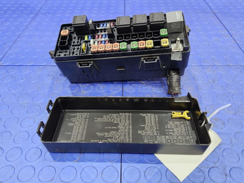 2013 Chrysler 300 Cabin Fuse Box