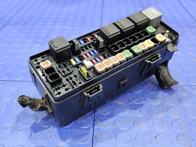 2013 Chrysler 300 Cabin Fuse Box