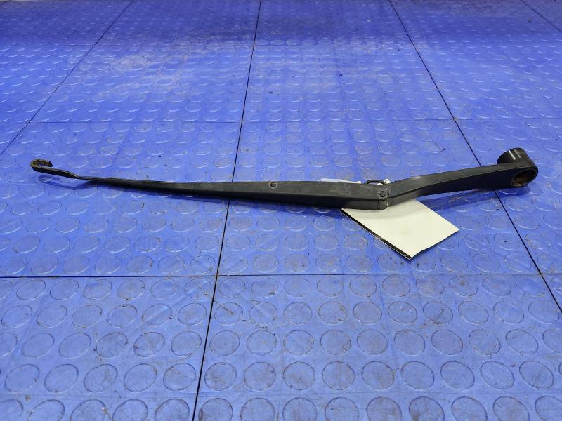 2013 Chrysler 300 Wiper Arm