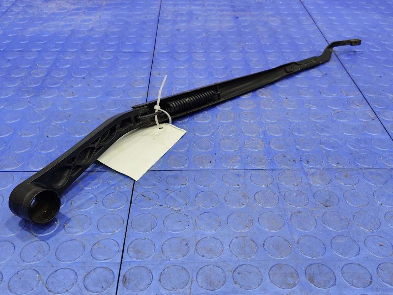 2013 Chrysler 300 Wiper Arm