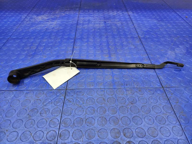 2013 Chrysler 300 Wiper Arm