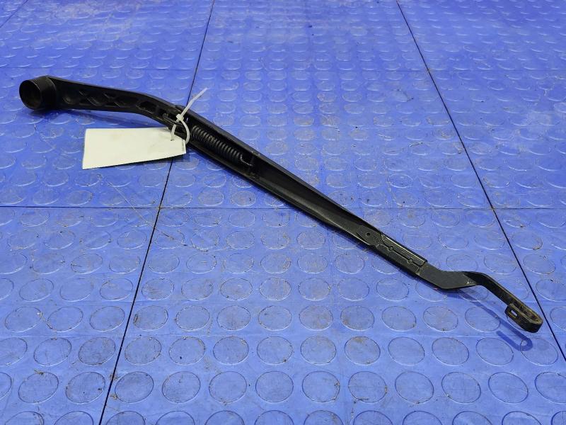 2013 Chrysler 300 Wiper Arm