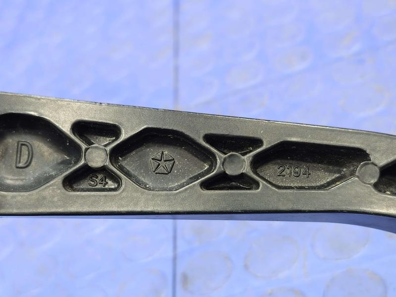 2013 Chrysler 300 Wiper Arm