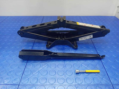 2011 Chevrolet Impala Jack Assembly