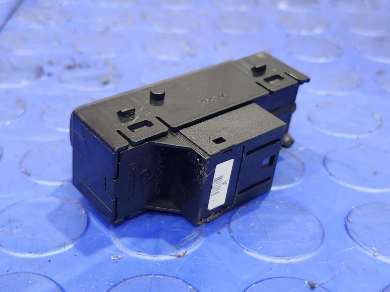 2018 Nissan Maxima Door Switch Front