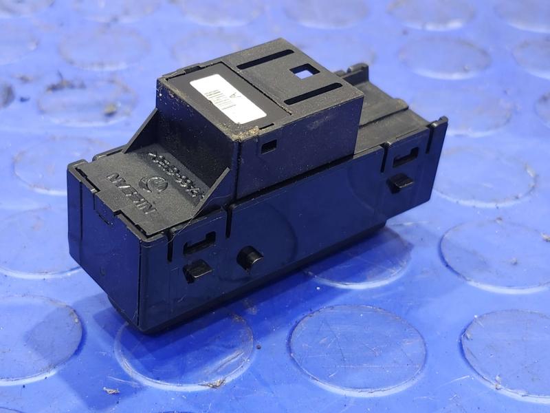 2018 Nissan Maxima Door Switch Front