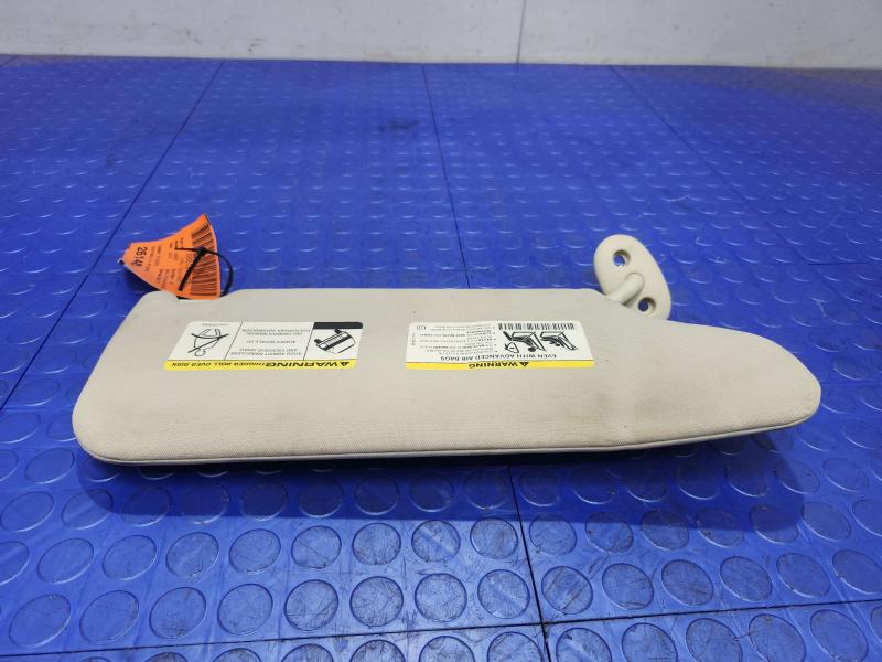 2012 Jeep Liberty Sun Visor
