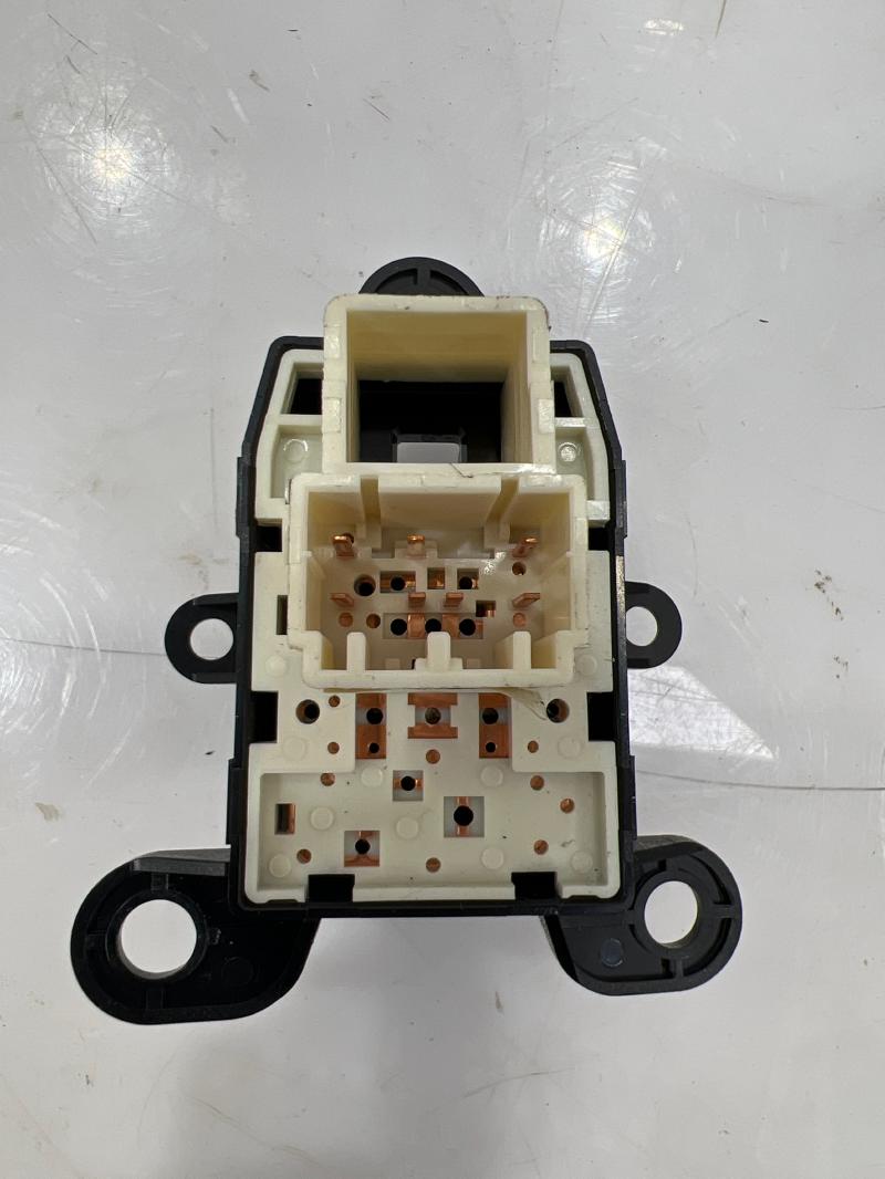 2012 - 2017 Hyundai Veloster Power Door Mirror Switch OEM 935302V010