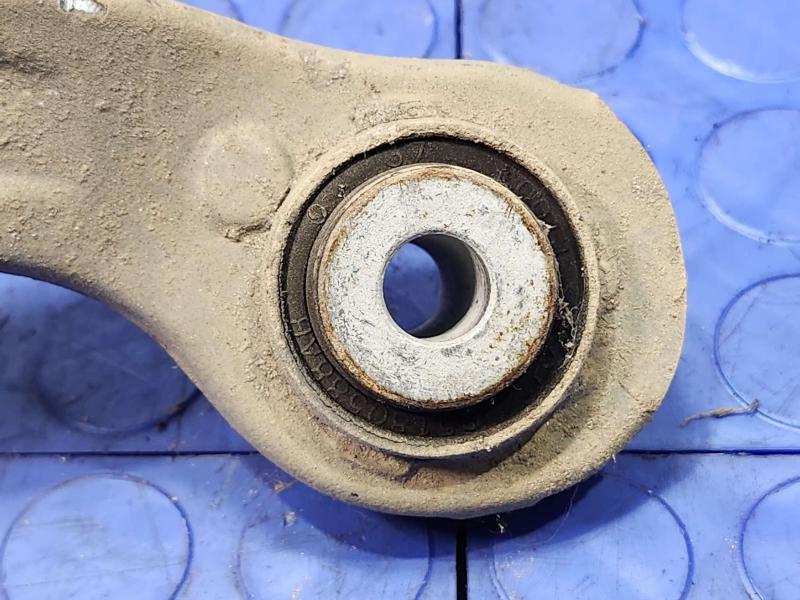 2014 Chrysler 300 Upper Control Arm Rear