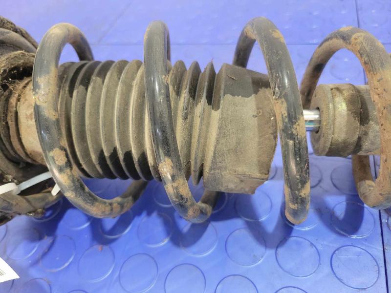 2000 Mitsubishi Eclipse Strut Assembly