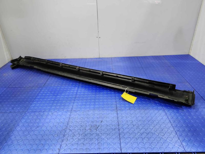 2013 Nissan Juke Rocker Moulding