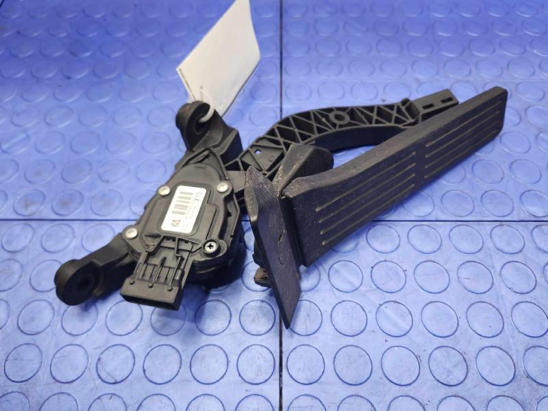 2014-2018 Kia Forte Accelerator Pedal Assembly Genuine OEM 32700A6110