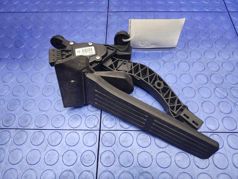 2014-2018 Kia Forte Accelerator Pedal Assembly Genuine OEM 32700A6110