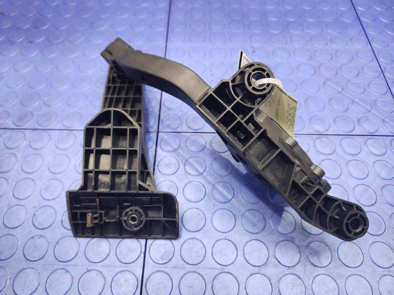 2014-2018 Kia Forte Accelerator Pedal Assembly Genuine OEM 32700A6110