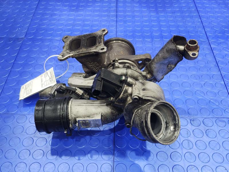 2020 Volkswagen Passat Exhaust Manifold