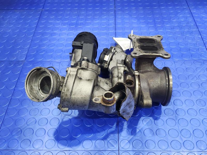 2020 Volkswagen Passat Exhaust Manifold