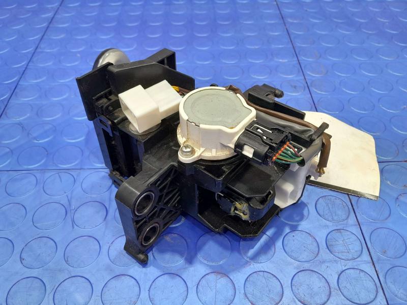 2010-2015 Toyota Prius Automatic Gear Shifter Assembly Genuine OEM 33550-47053