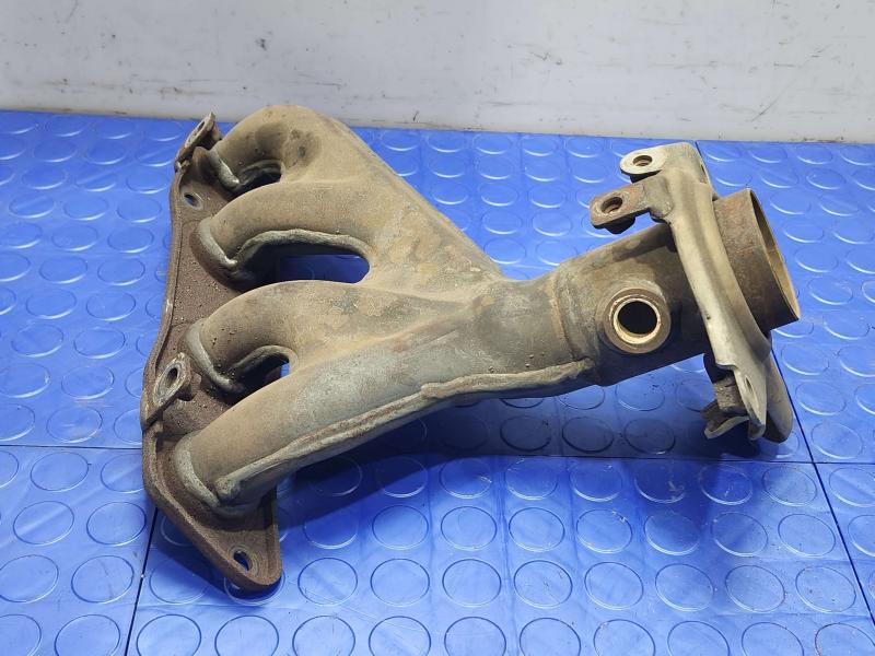 2015 Toyota Corolla Exhaust Manifold