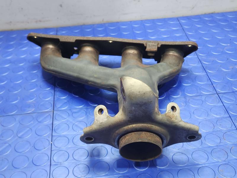 2015 Toyota Corolla Exhaust Manifold