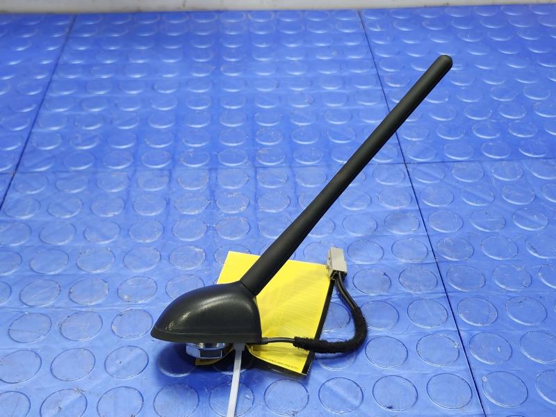 2025 Nissan Versa Antenna