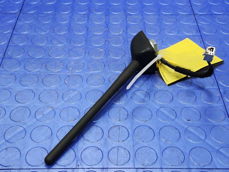 2025 Nissan Versa Antenna