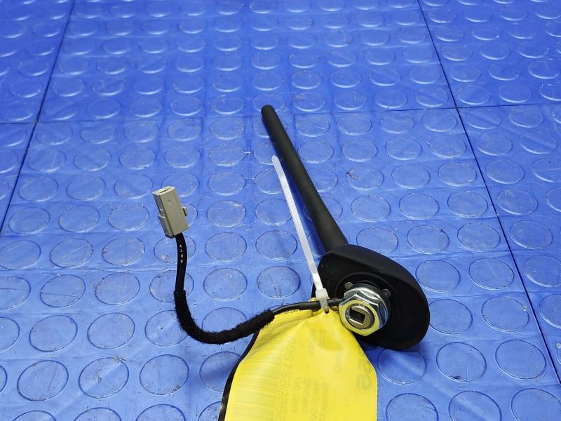 2025 Nissan Versa Antenna