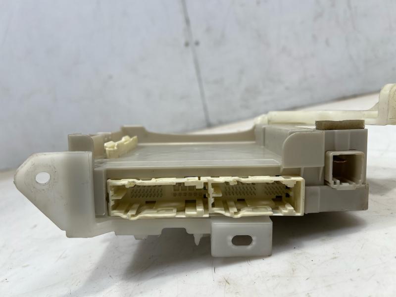2013 Toyota Prius Cabin Fuse Box