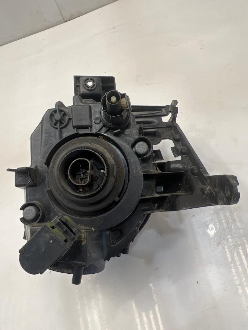 2011 - 2014 Nissan Juke Headight Assembly RH Passenger Side OEM 260101KM0A