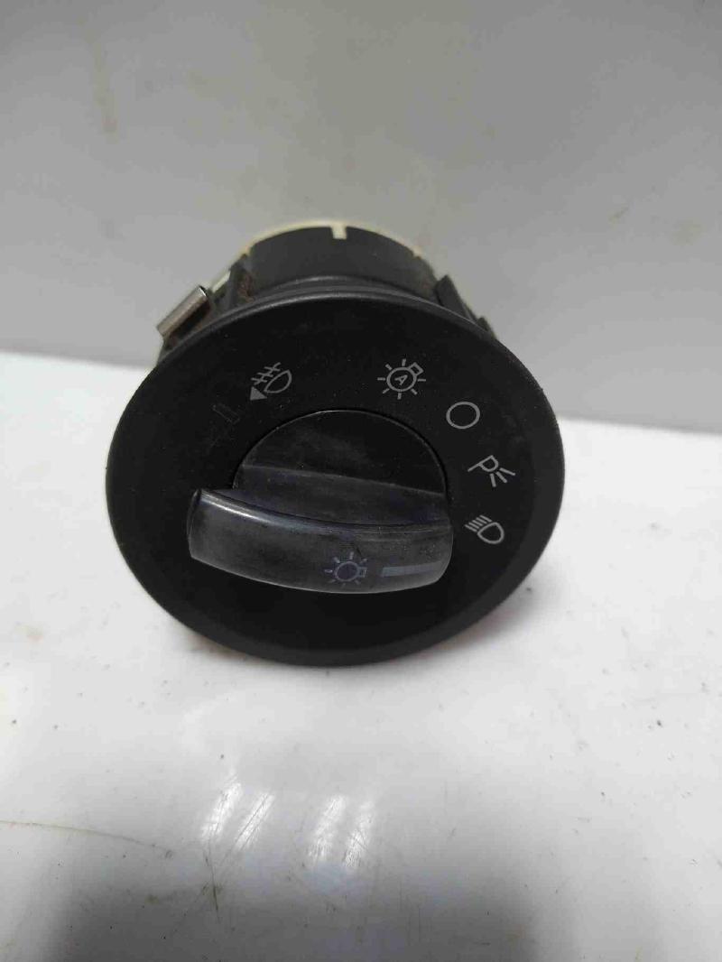 2007 Ford Expedition Headlight Switch (Dash Mtd)