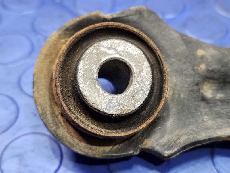 2014 Chrysler 300 Upper Control Arm Rear