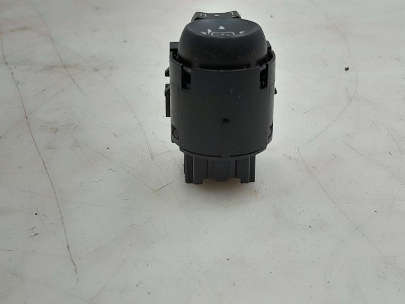 2014 Chevrolet Equinox Door Switch Front