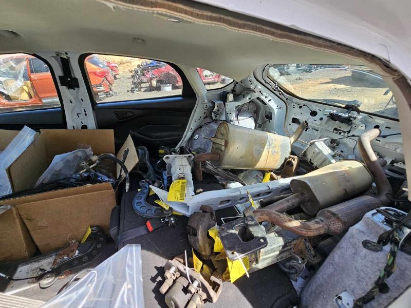 2012 Ford Focus Center Pillar