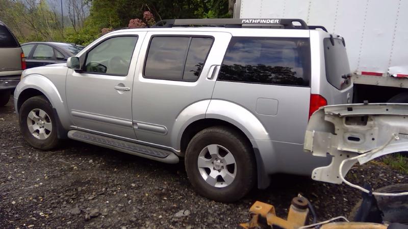 2006 Nissan Pathfinder Center Pillar