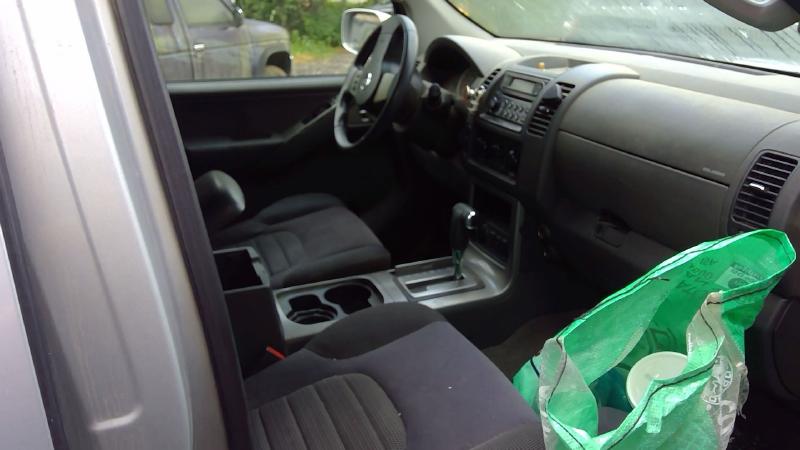 2006 Nissan Pathfinder Center Pillar